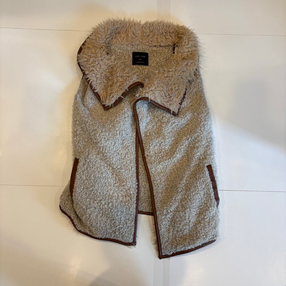 Love Tree Vest - Picture 3 of 5